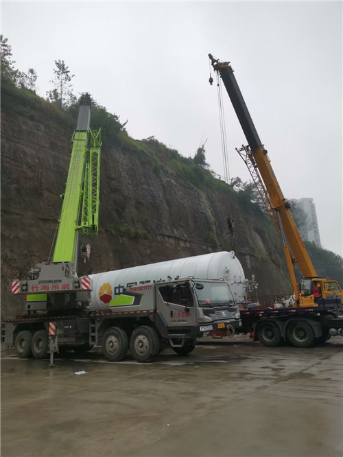 明光市“不怕风雨冻”—— 吊车的 “恶劣环境适应” 技术